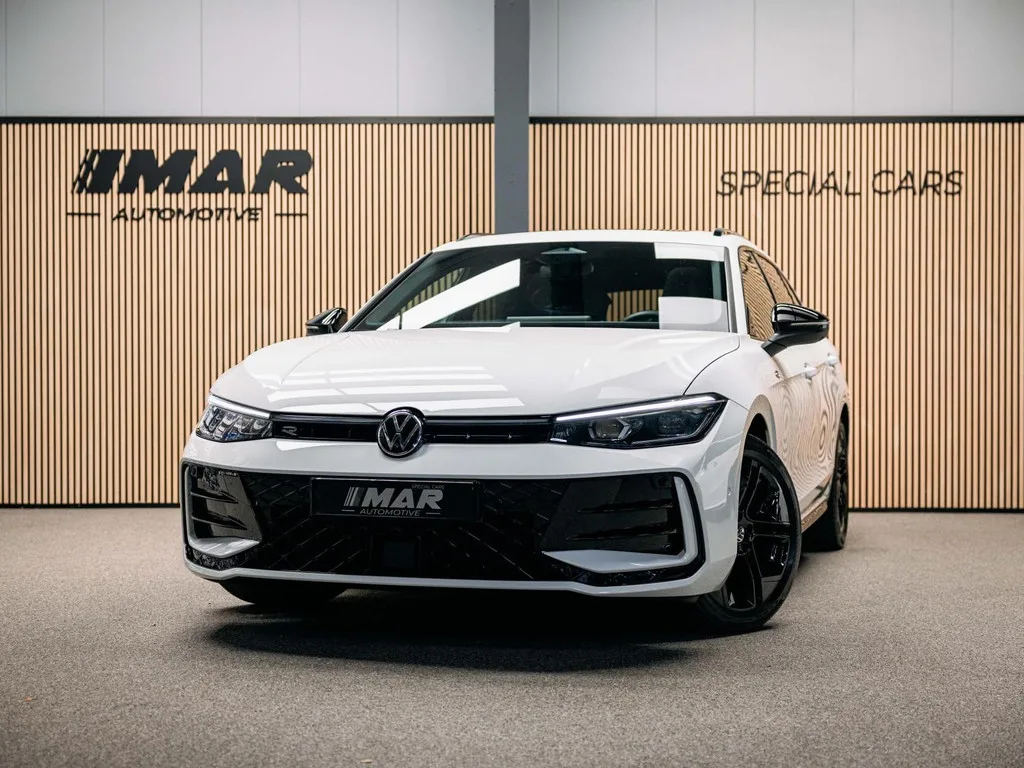Volkswagen Passat (2024) — foto 1