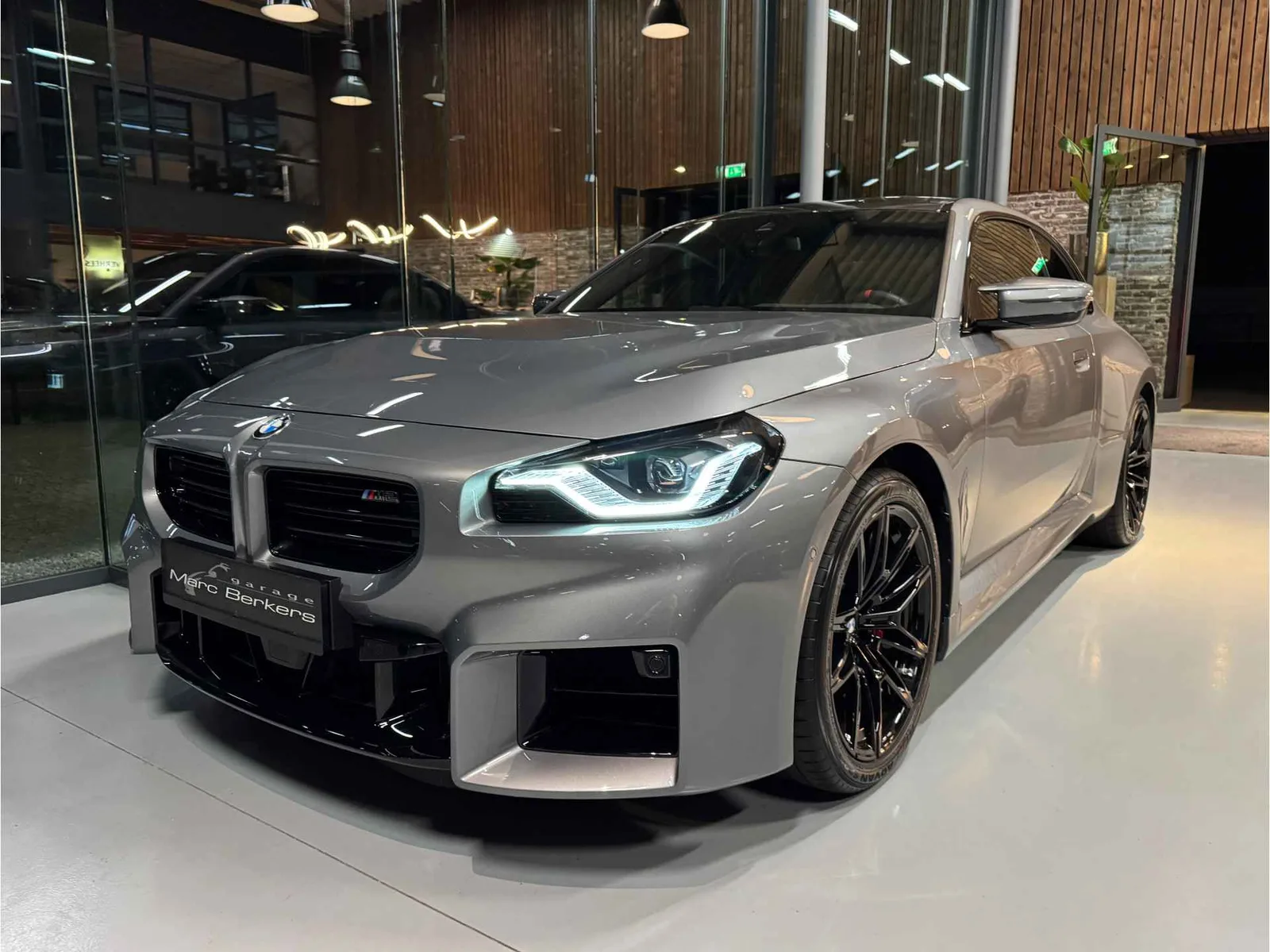 BMW M2 (2024) — foto 1