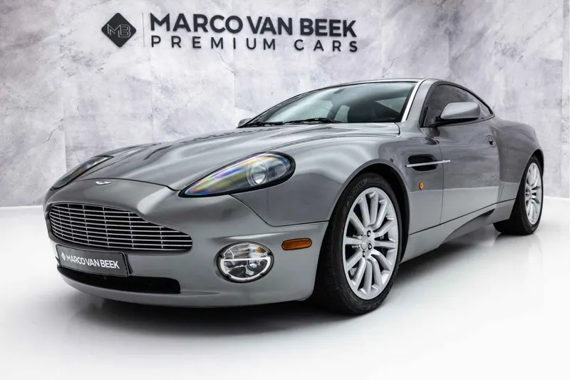 Aston Martin V12 Vanquish (2002)