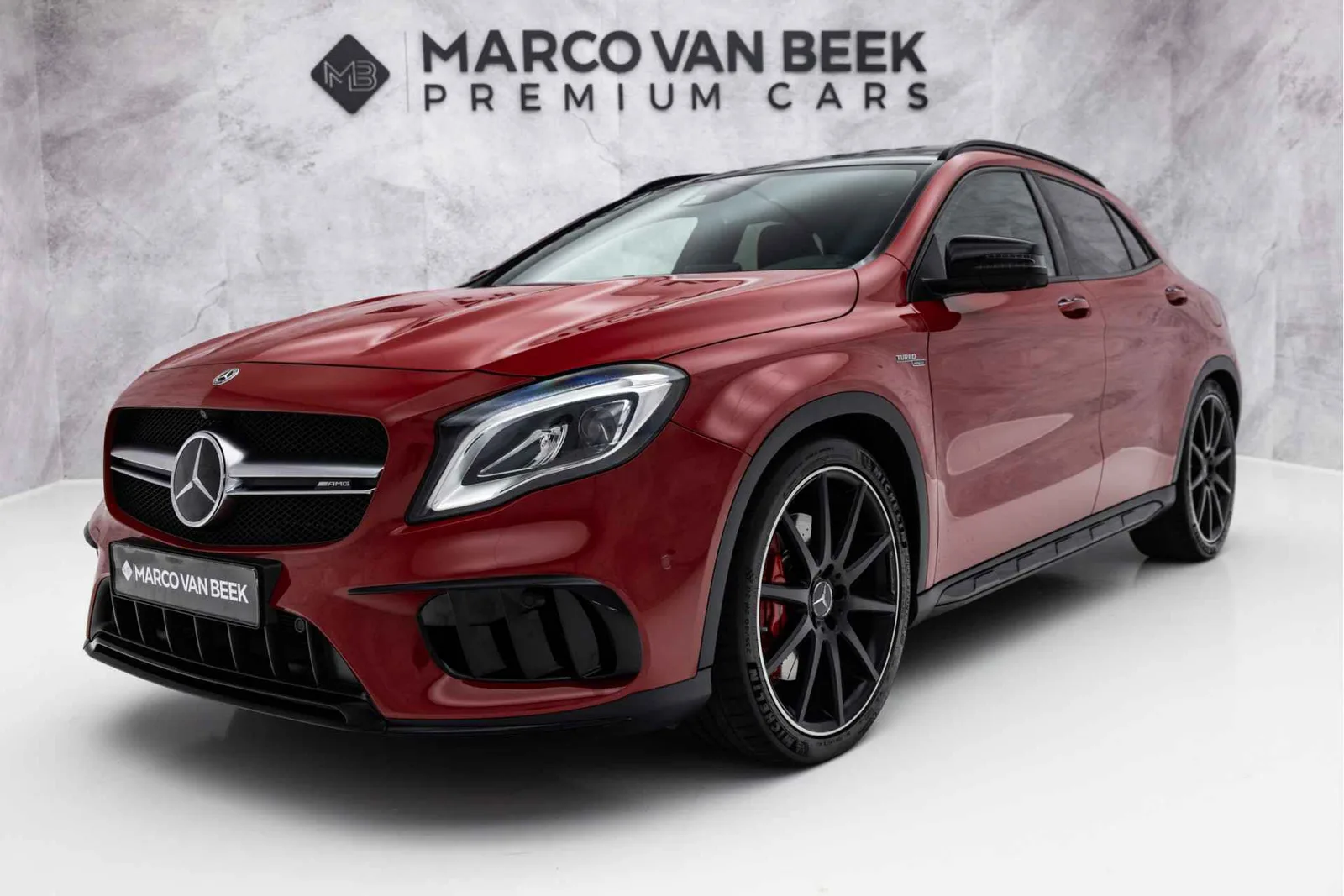 Mercedes-Benz GLA (2017) — foto 1