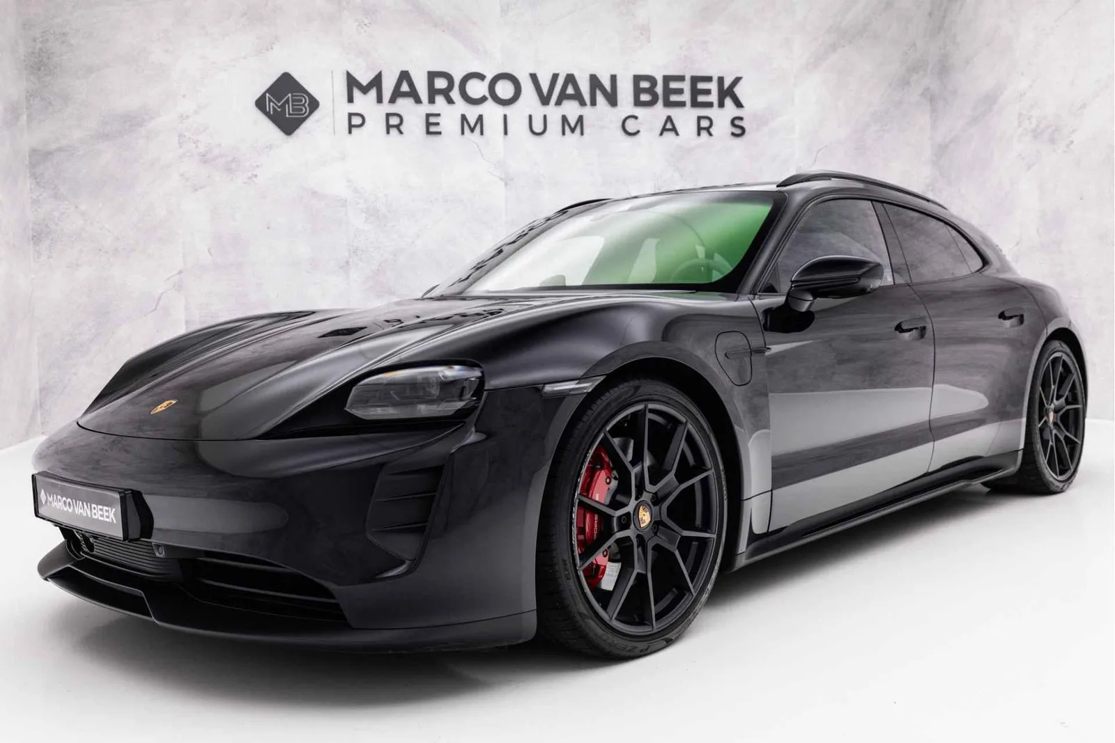 Porsche Taycan (2024) — foto 1