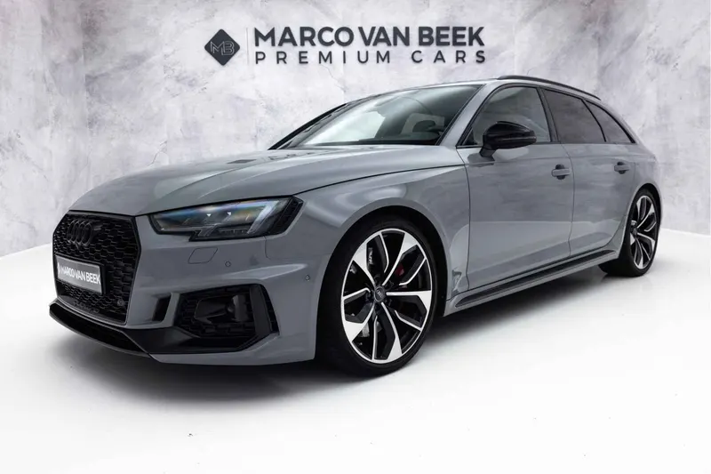 Audi RS4 (2019)