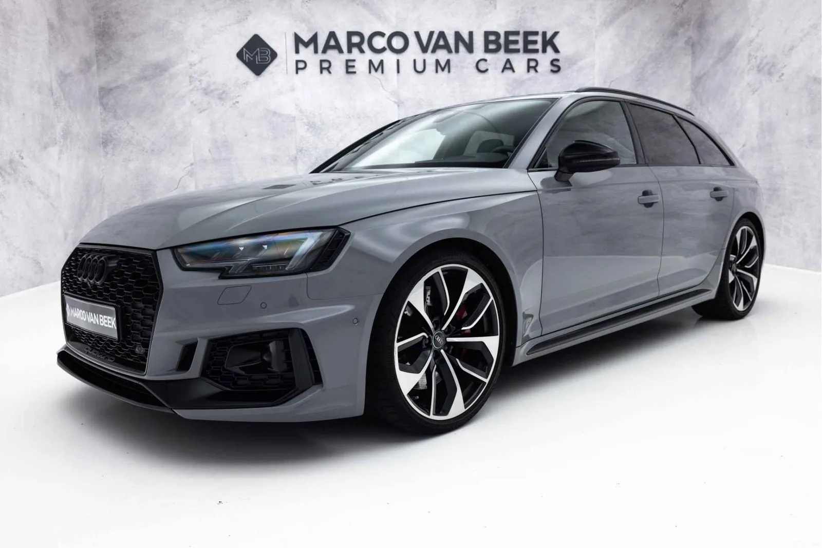 Audi RS4 (2019) — foto 1