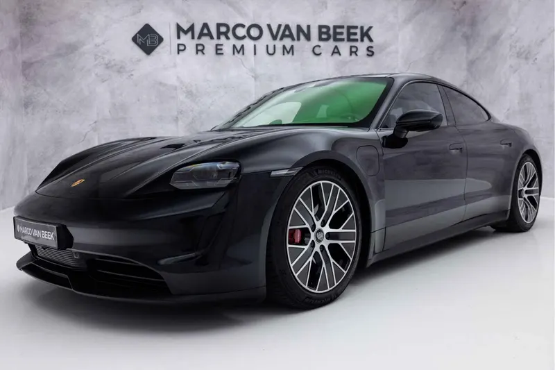 Porsche Taycan (2021)
