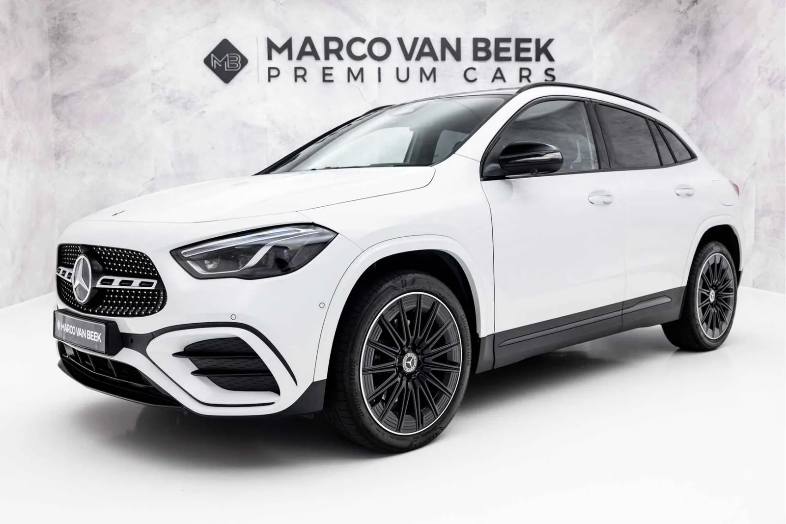 Mercedes-Benz GLA (2024) — foto 1