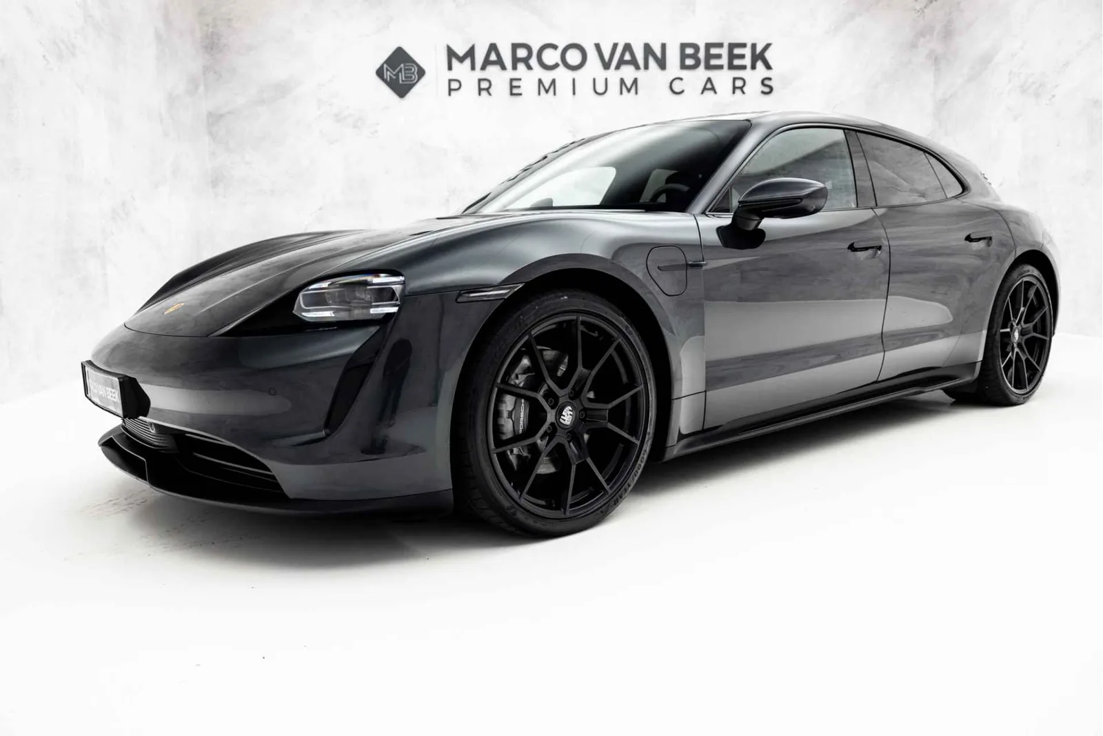 Porsche Taycan (2022) — foto 1