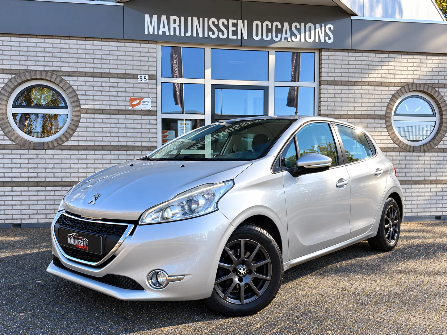 Peugeot 208 (2014) — foto 1