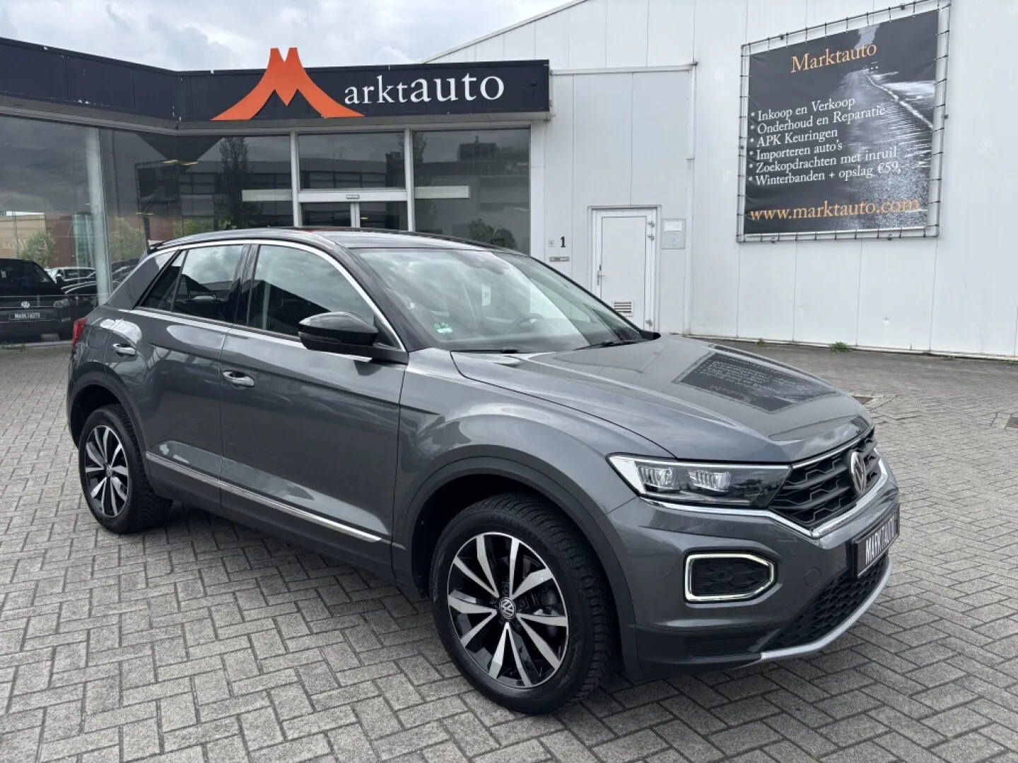 Volkswagen T-Roc (2019) — foto 1