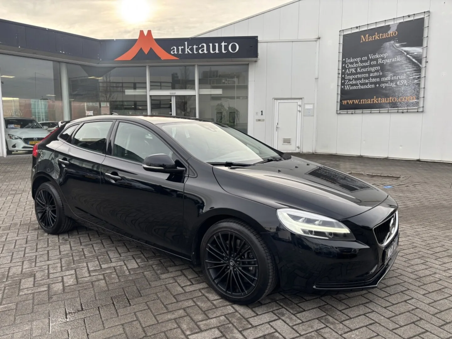 Volvo V40 (2019) — foto 1