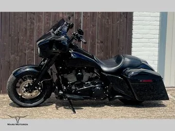 Harley-Davidson Street Glide (2017) — foto 1