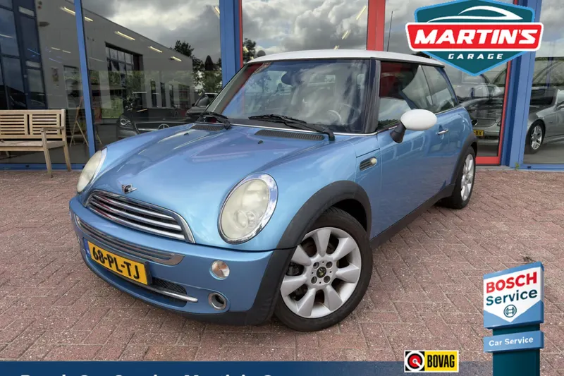 MINI Cooper (2004)
