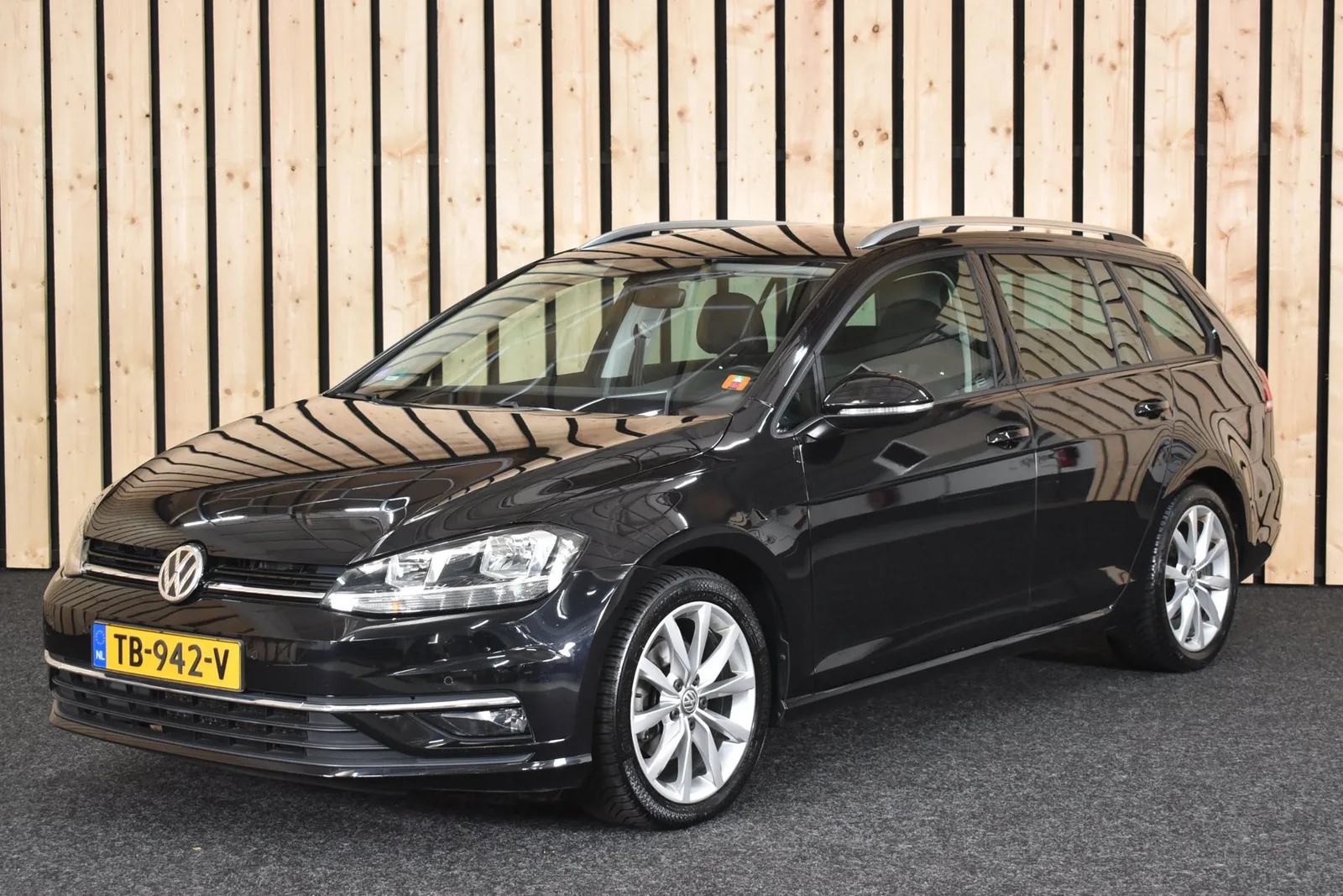 Volkswagen Golf (2018) — foto 1