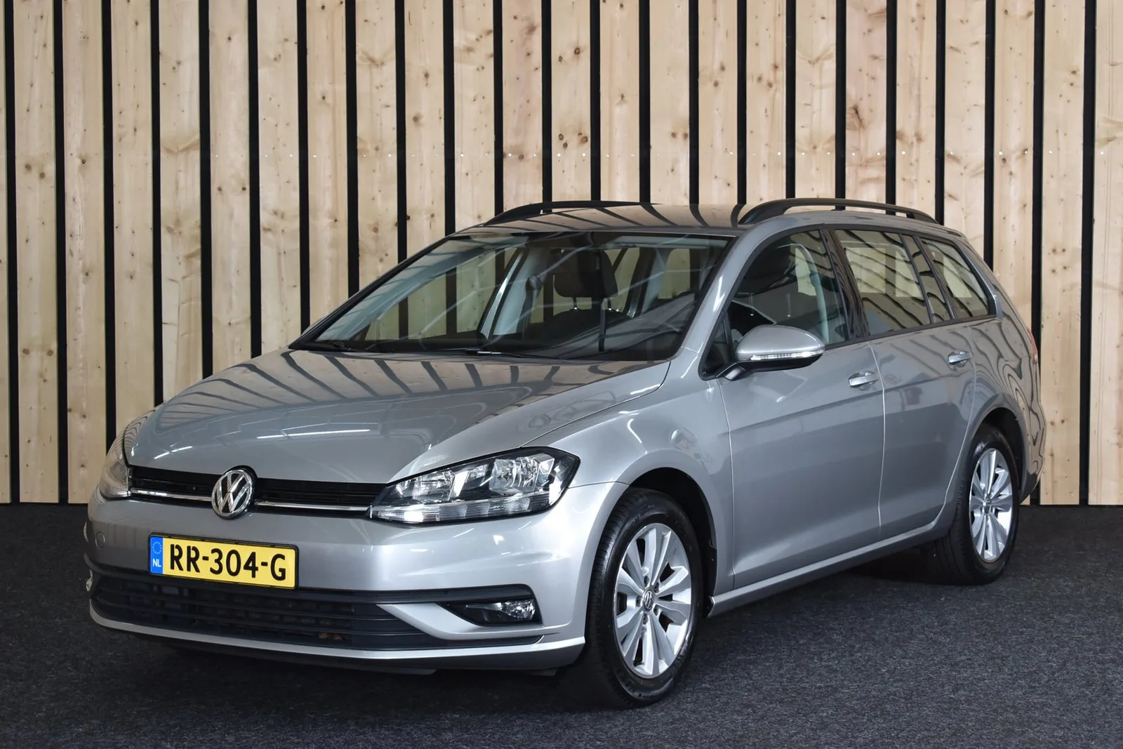 Volkswagen Golf (2018) — foto 1