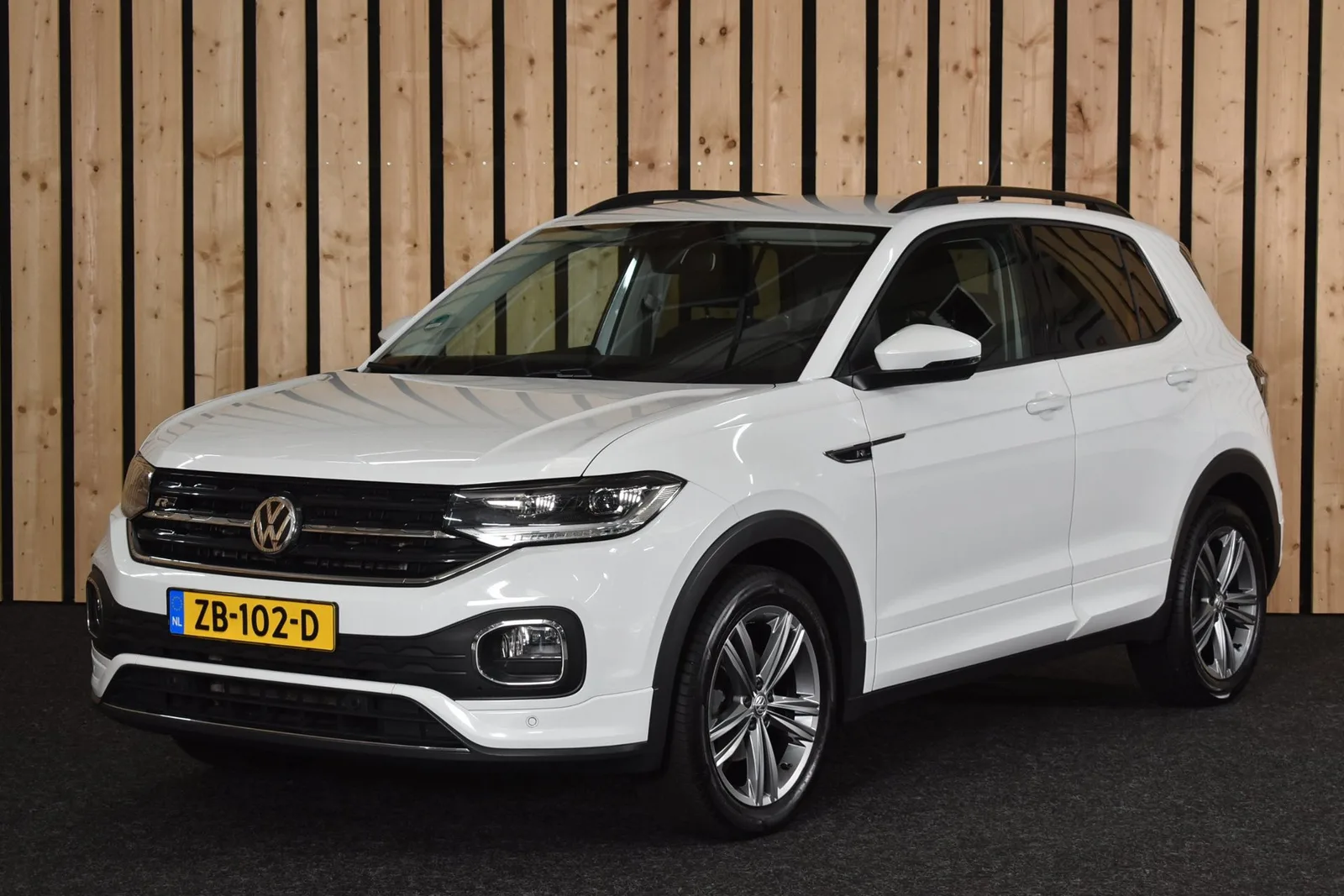 Volkswagen T-Cross (2019) — foto 1