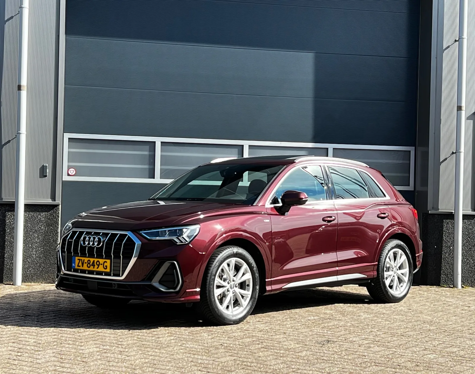 Audi Q3 (2019) — foto 1