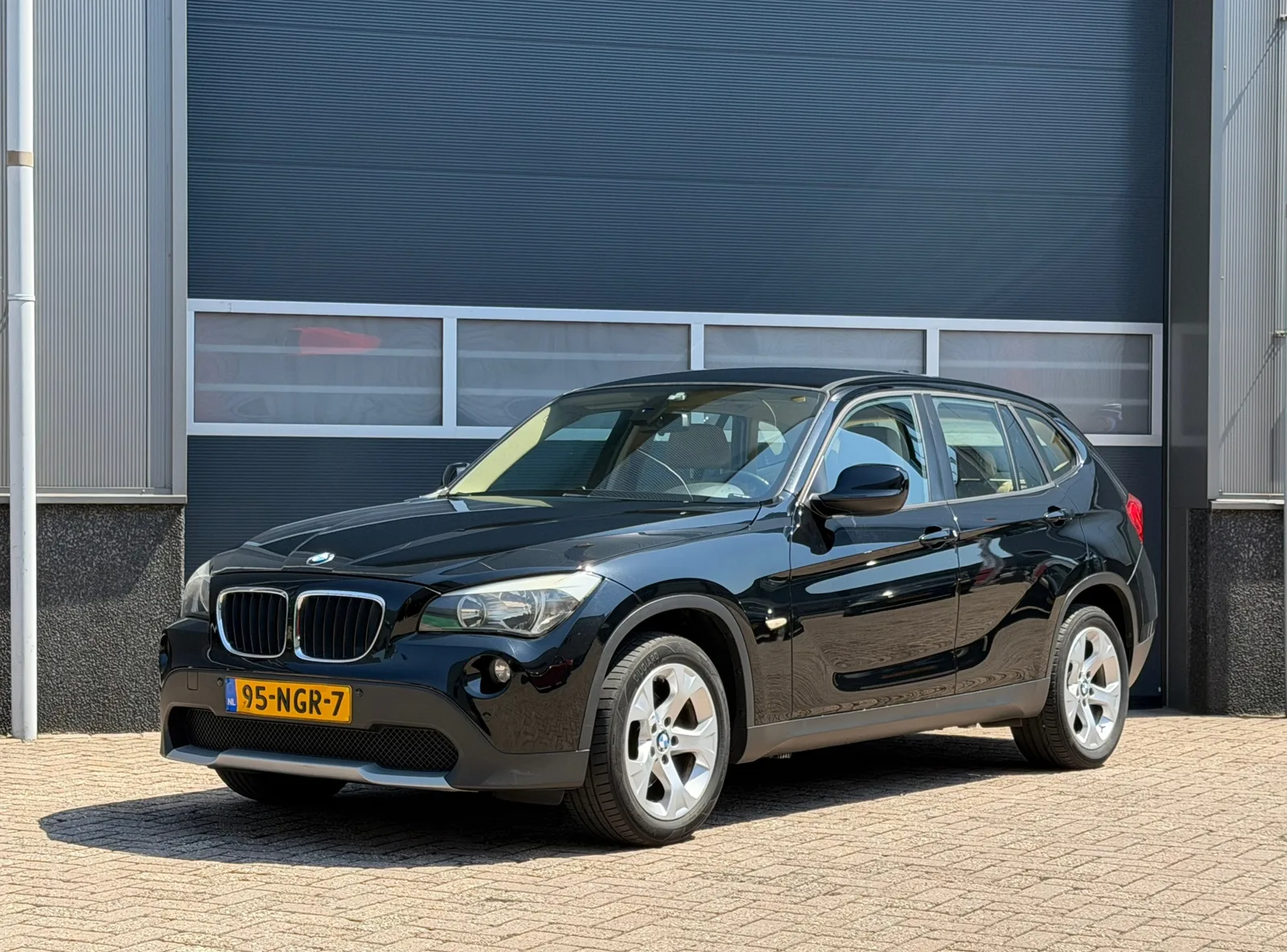 BMW X1 (2010) — foto 1