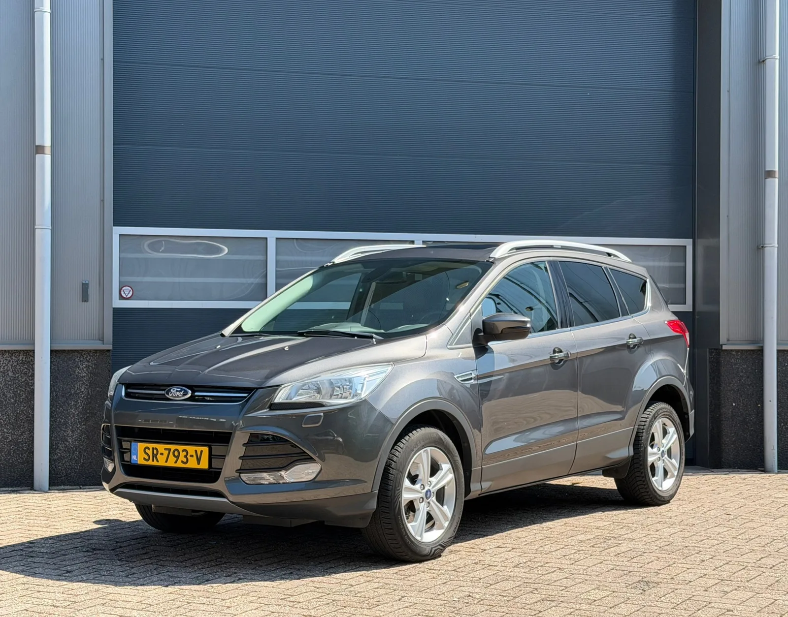 Ford Kuga (2015) — foto 1
