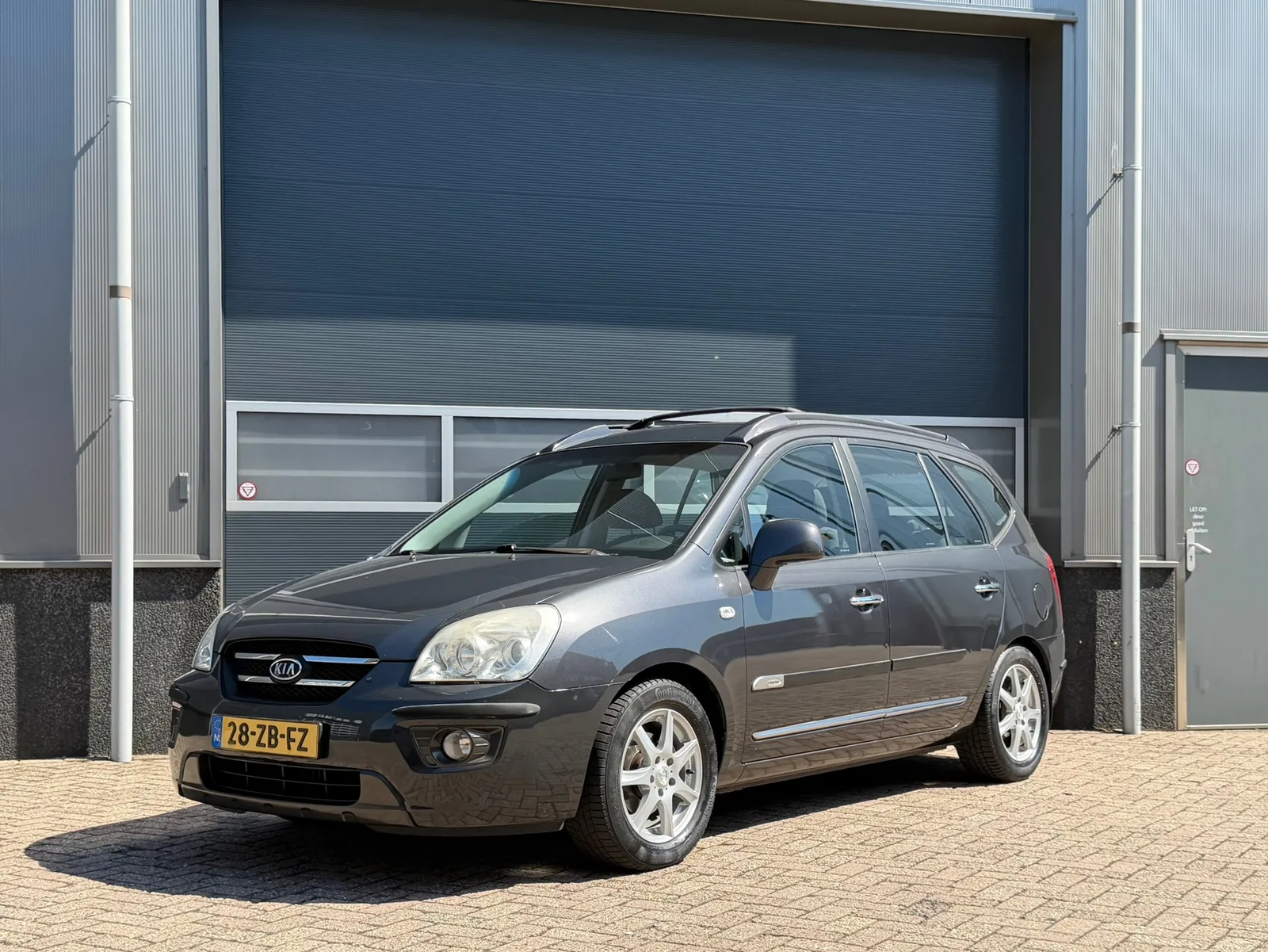 Kia Carens (2007) — foto 1
