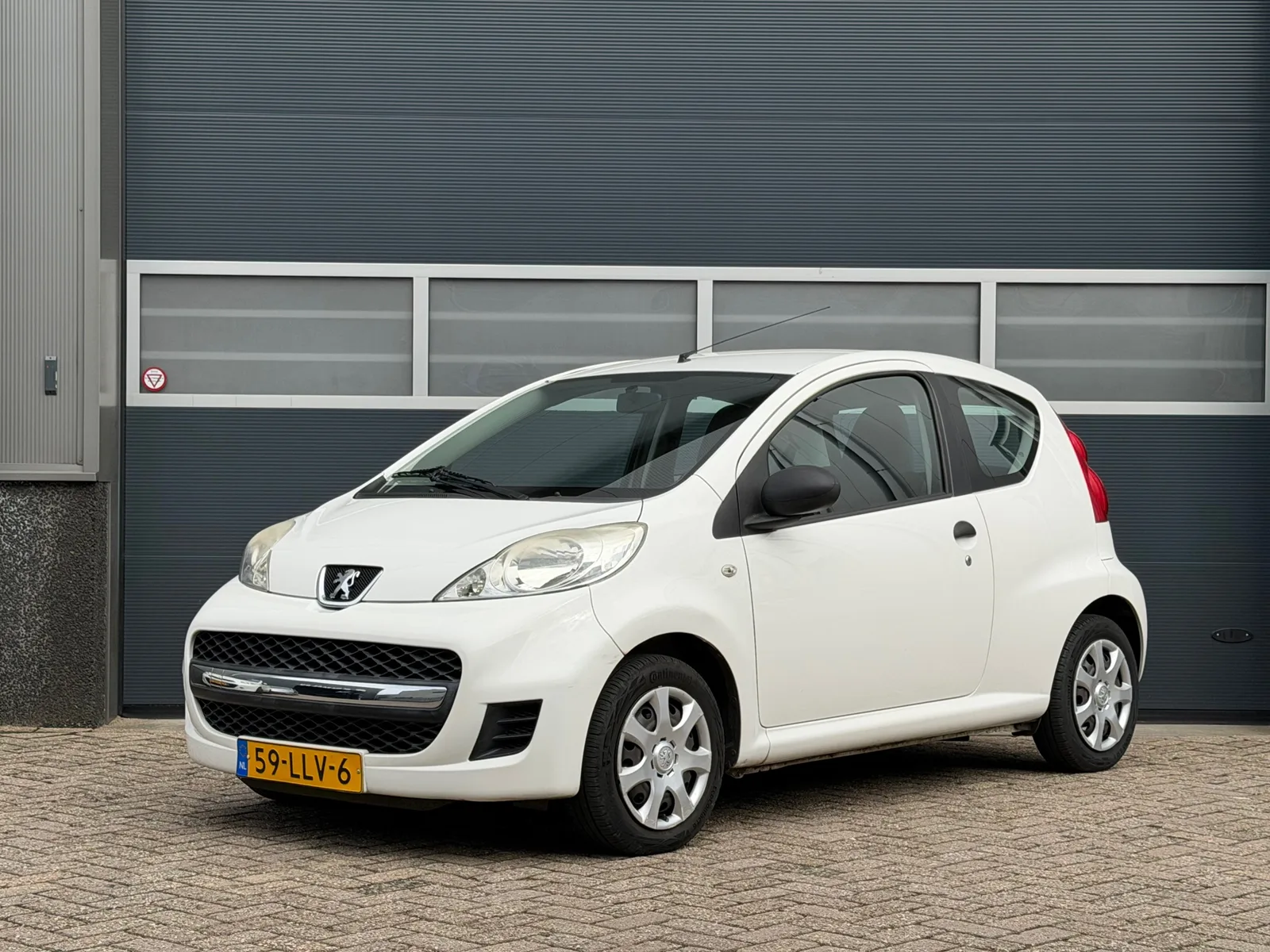 Peugeot 107 (2010) — foto 1