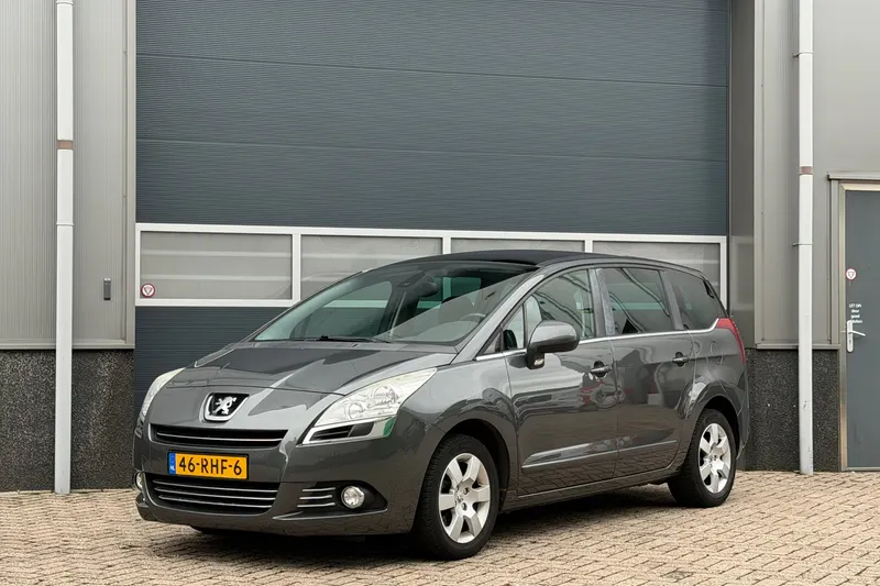 Peugeot 5008 (2010)