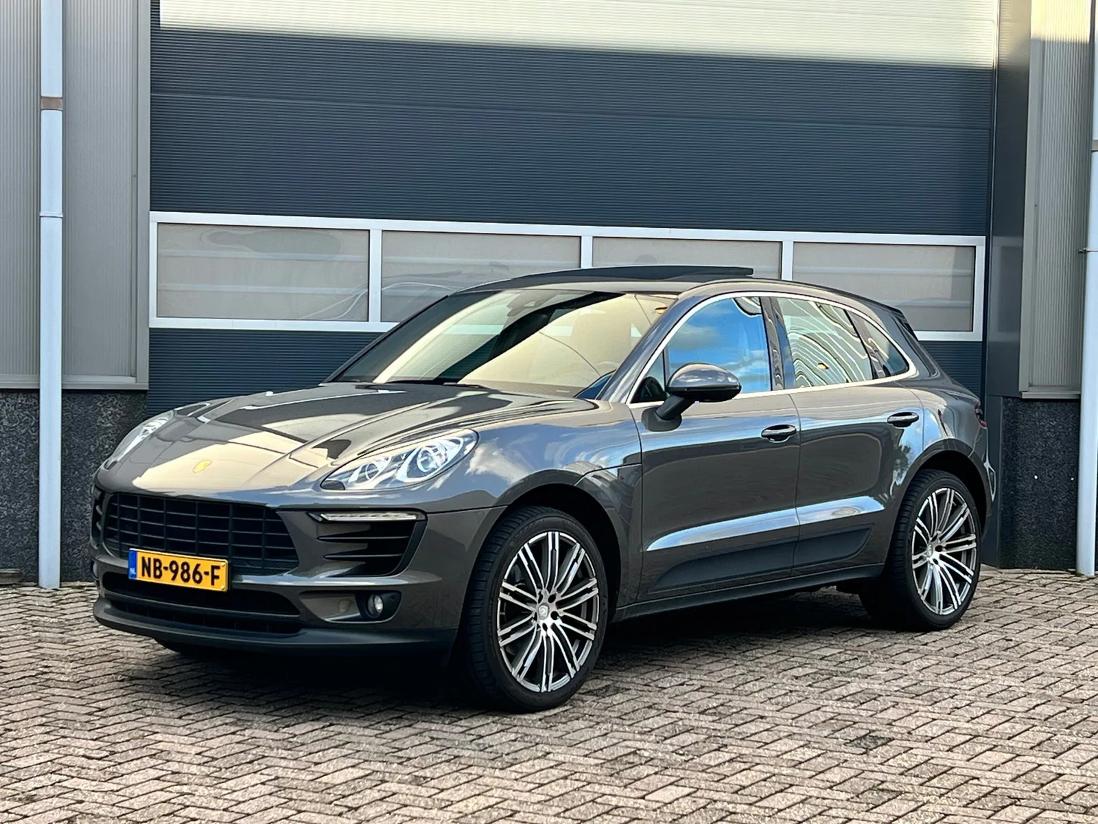 Porsche Macan (2017) — foto 1