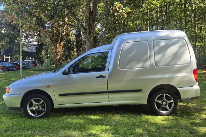 Volkswagen Caddy (2003)