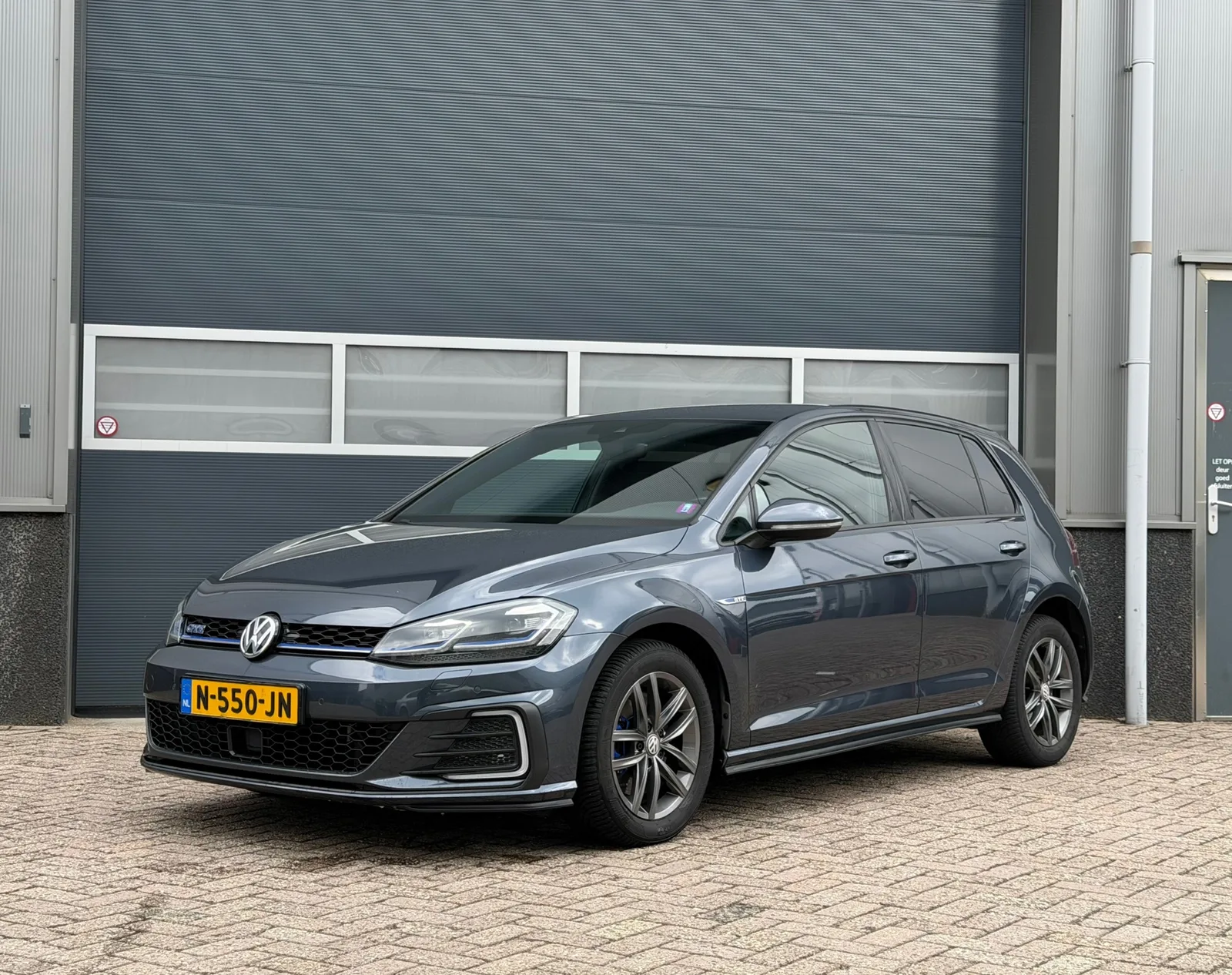 Volkswagen Golf (2018) — foto 1