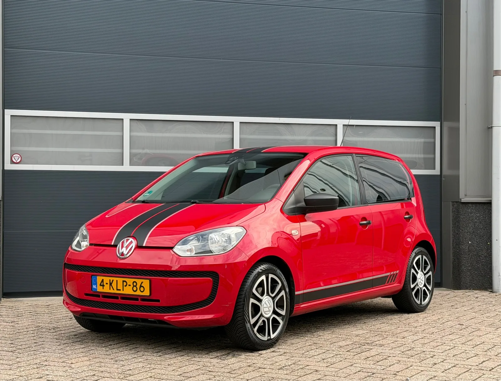 Volkswagen Up! (2013) — foto 1