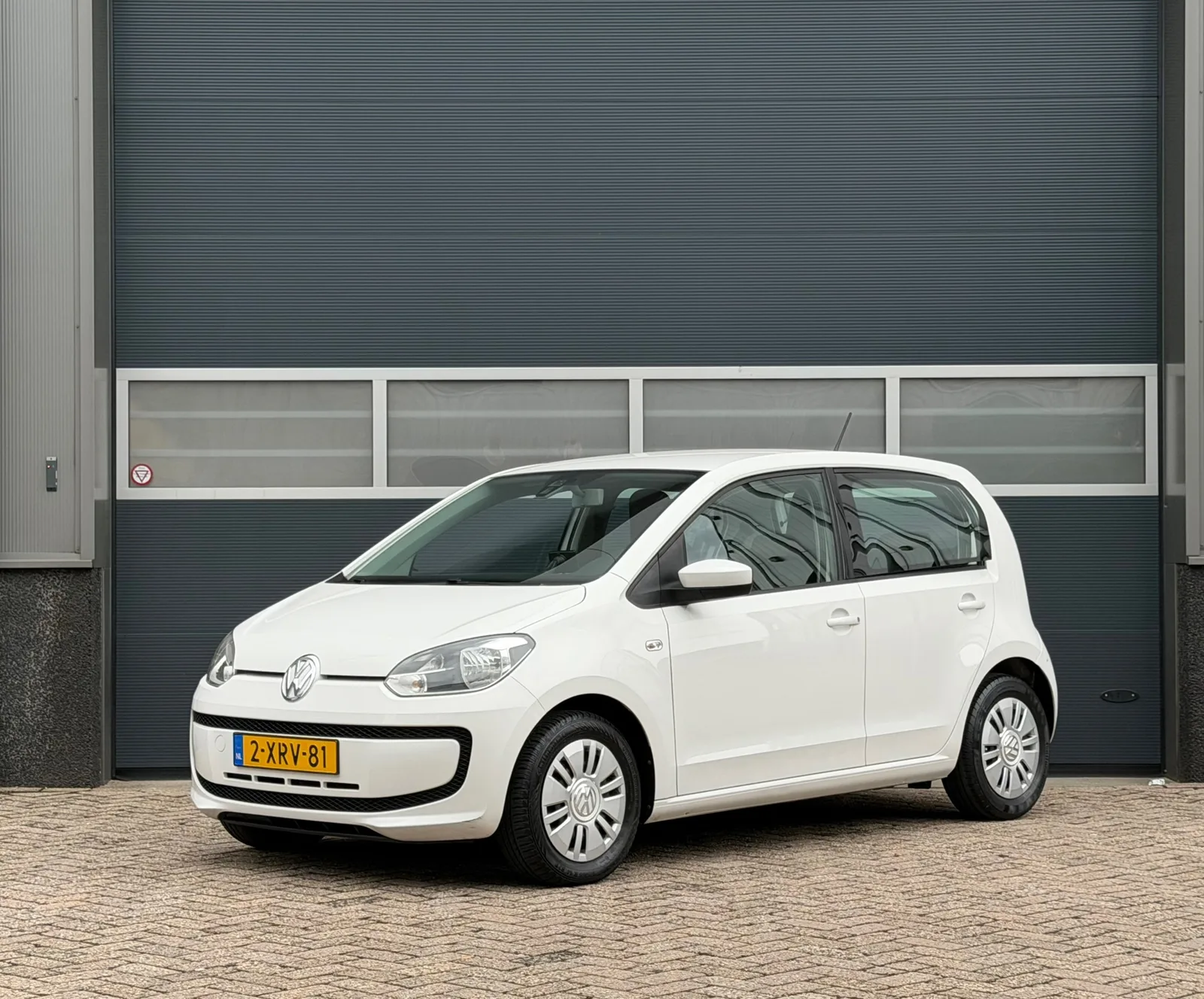 Volkswagen Up! (2014) — foto 1