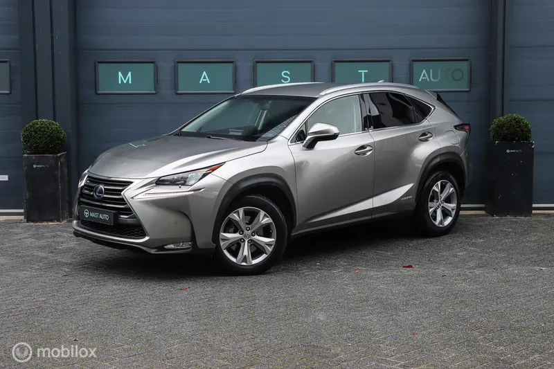 Lexus NX (2015)