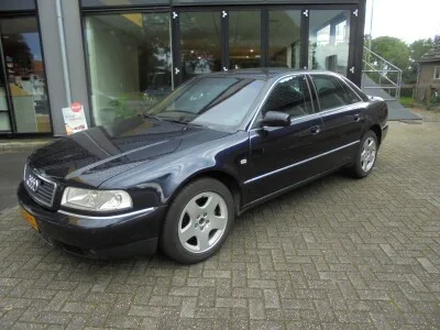 Audi A8 (2002) — foto 1