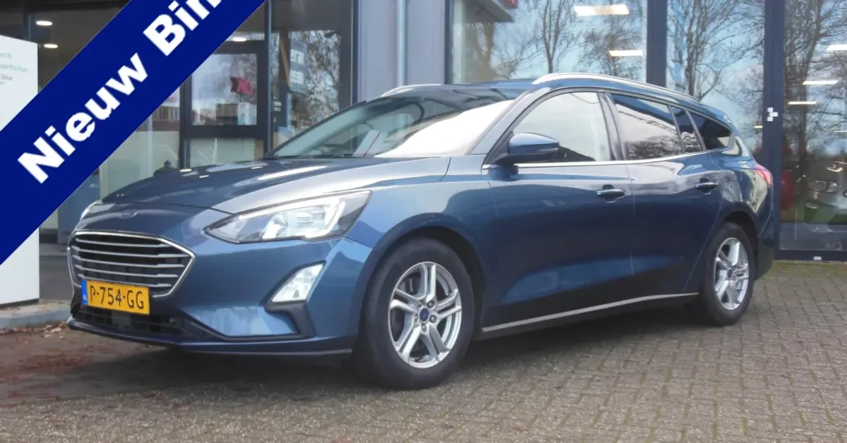 Ford Focus (2022) — foto 1