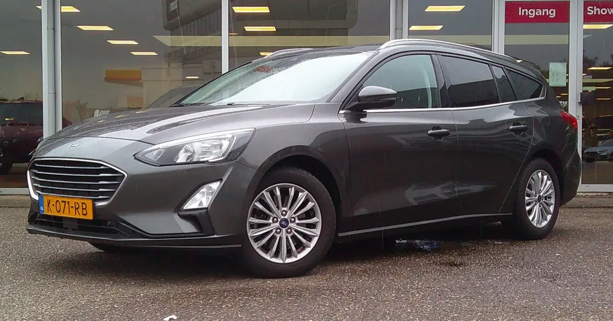 Ford Focus (2021) — foto 1