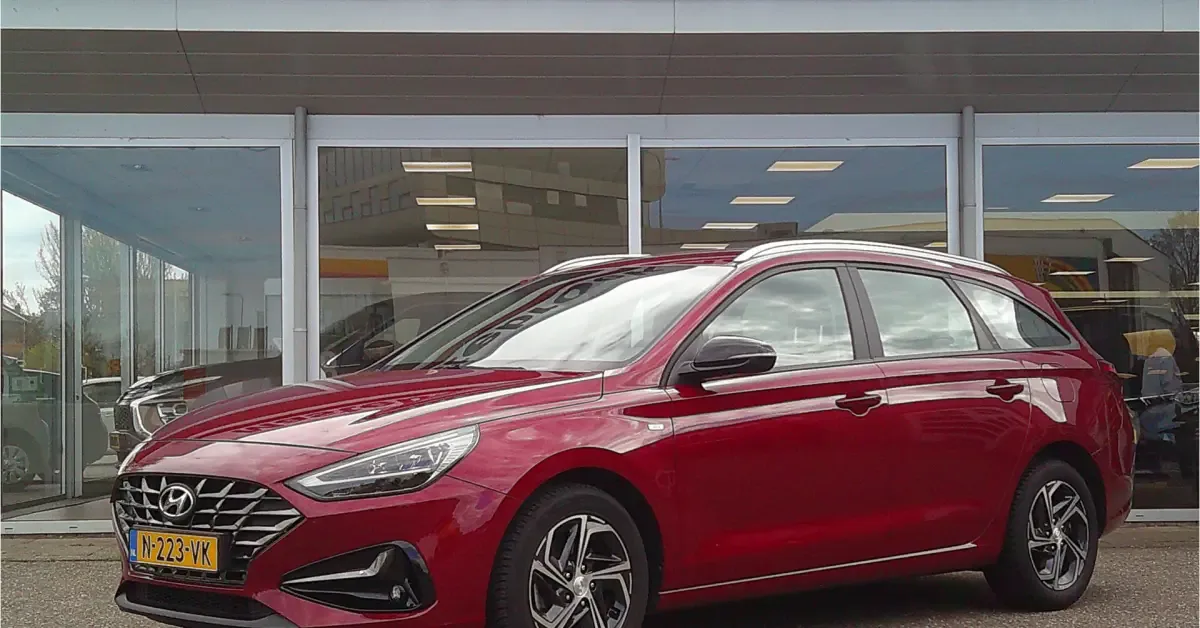 Hyundai i30 (2022) — foto 1