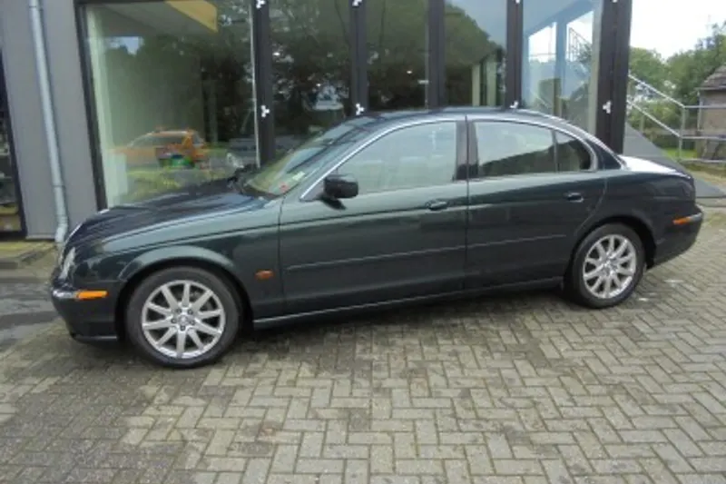 Jaguar S-Type (2000)