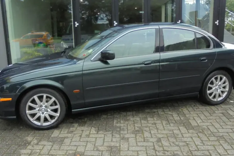 Jaguar S-Type (2000)