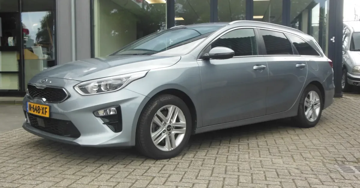 Kia Ceed (2022) — foto 1
