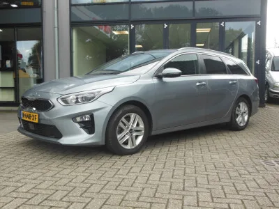 Kia Ceed Sportswagon (2022) — foto 1