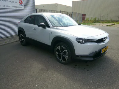 Mazda MX-30 (2024) — foto 1