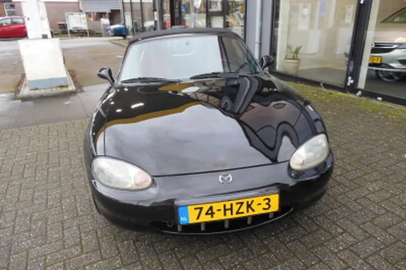 Mazda MX-5 (2000)