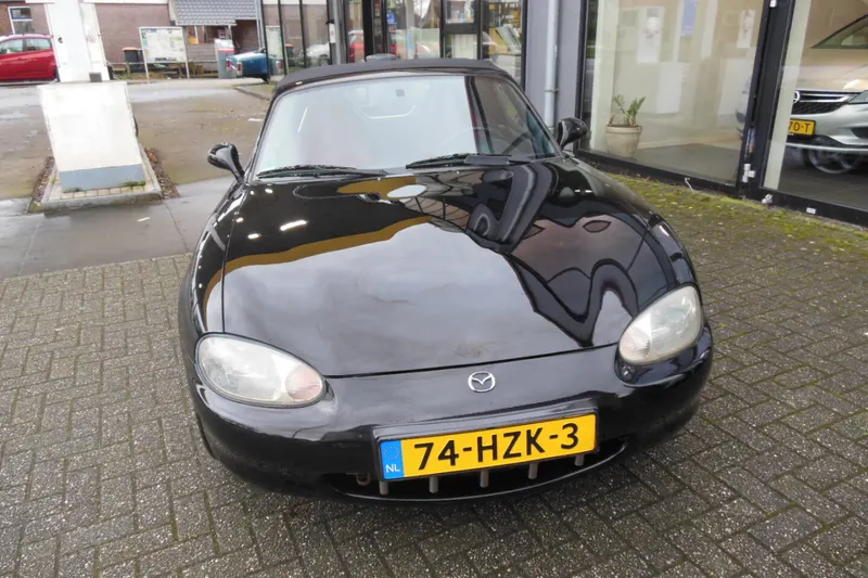 Mazda MX-5 (2000)
