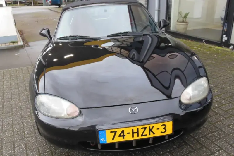 Mazda MX-5 (2000)