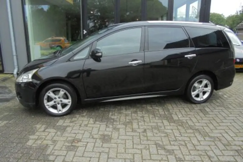 Mitsubishi Grandis (2010)