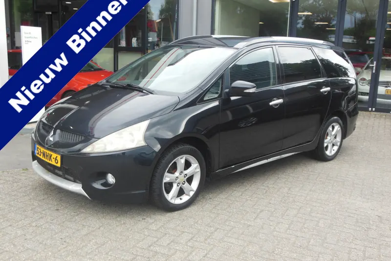 Mitsubishi Grandis (2010)