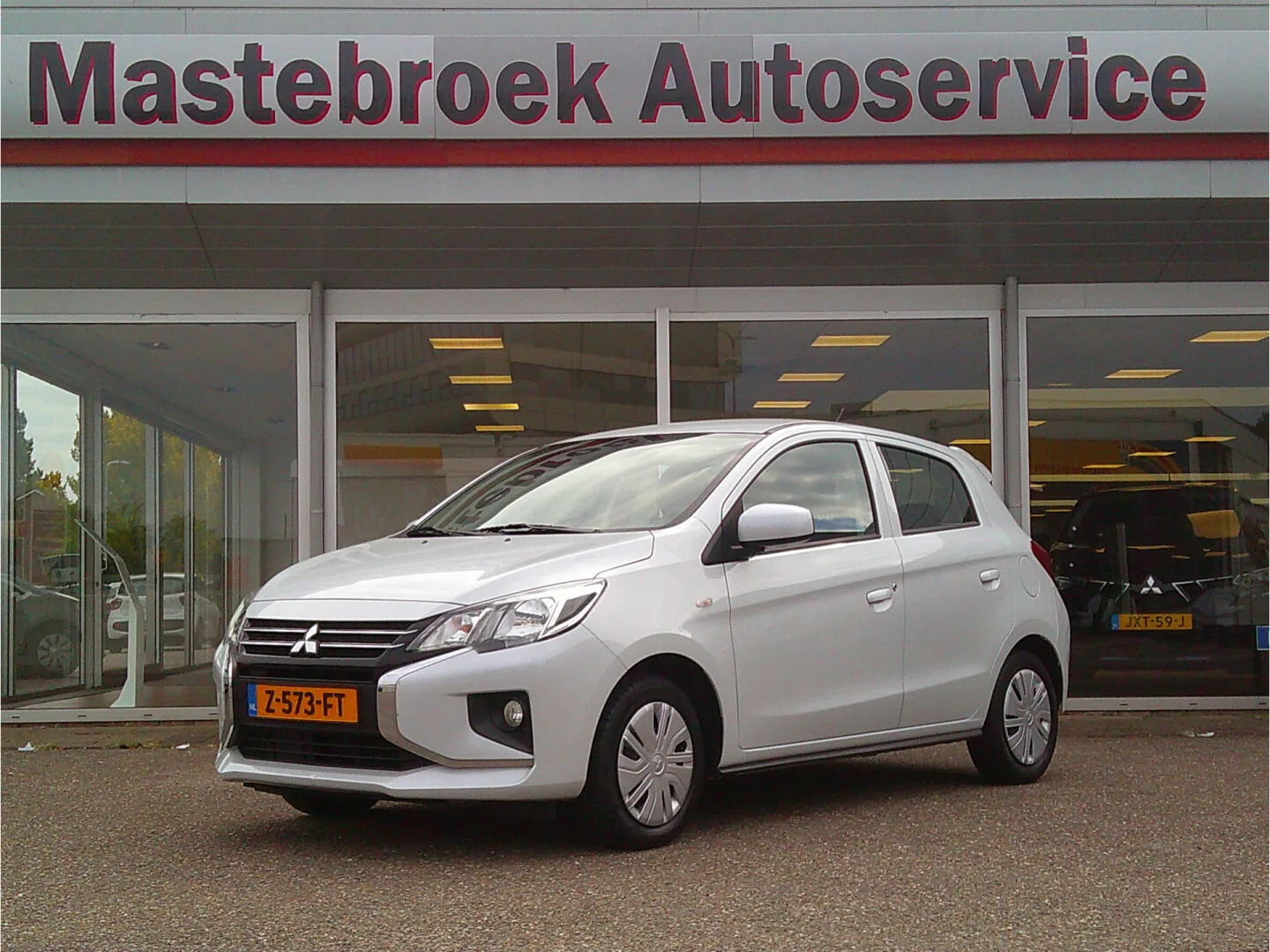 Mitsubishi Space Star (2024) — foto 1