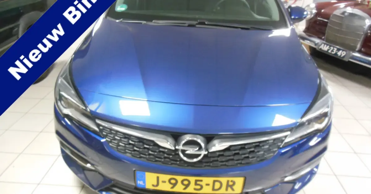 Opel Astra (2020) — foto 1