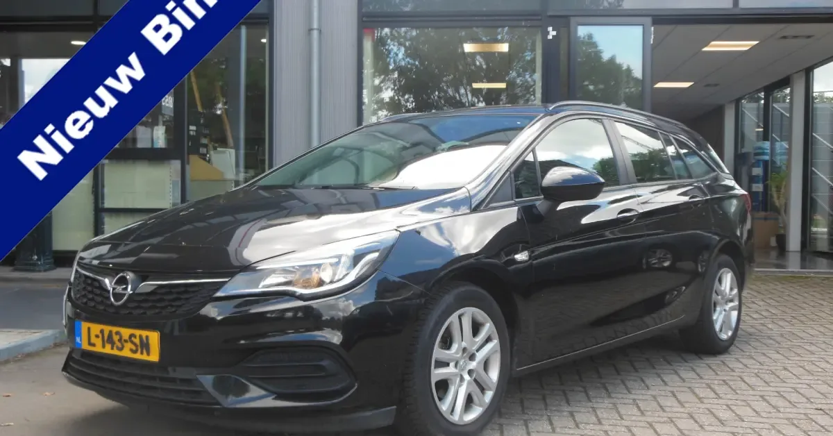 Opel Astra (2021) — foto 1