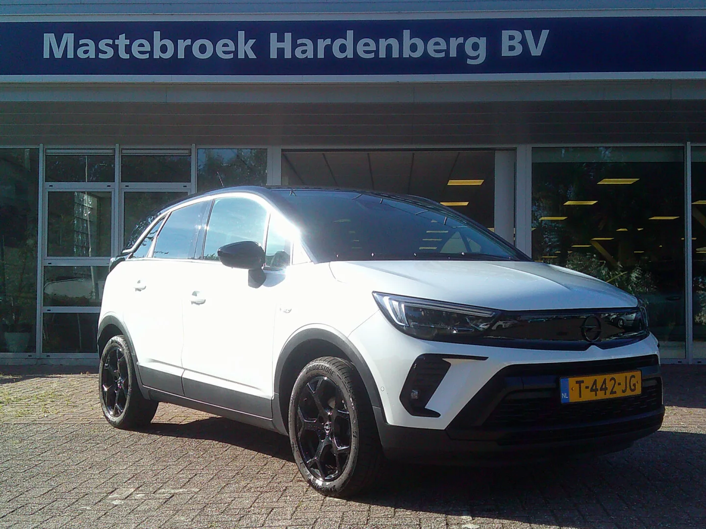 Opel Crossland (2023) — foto 1