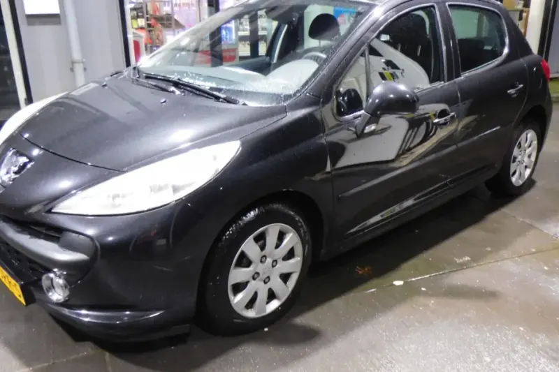 Peugeot 207 (2009)