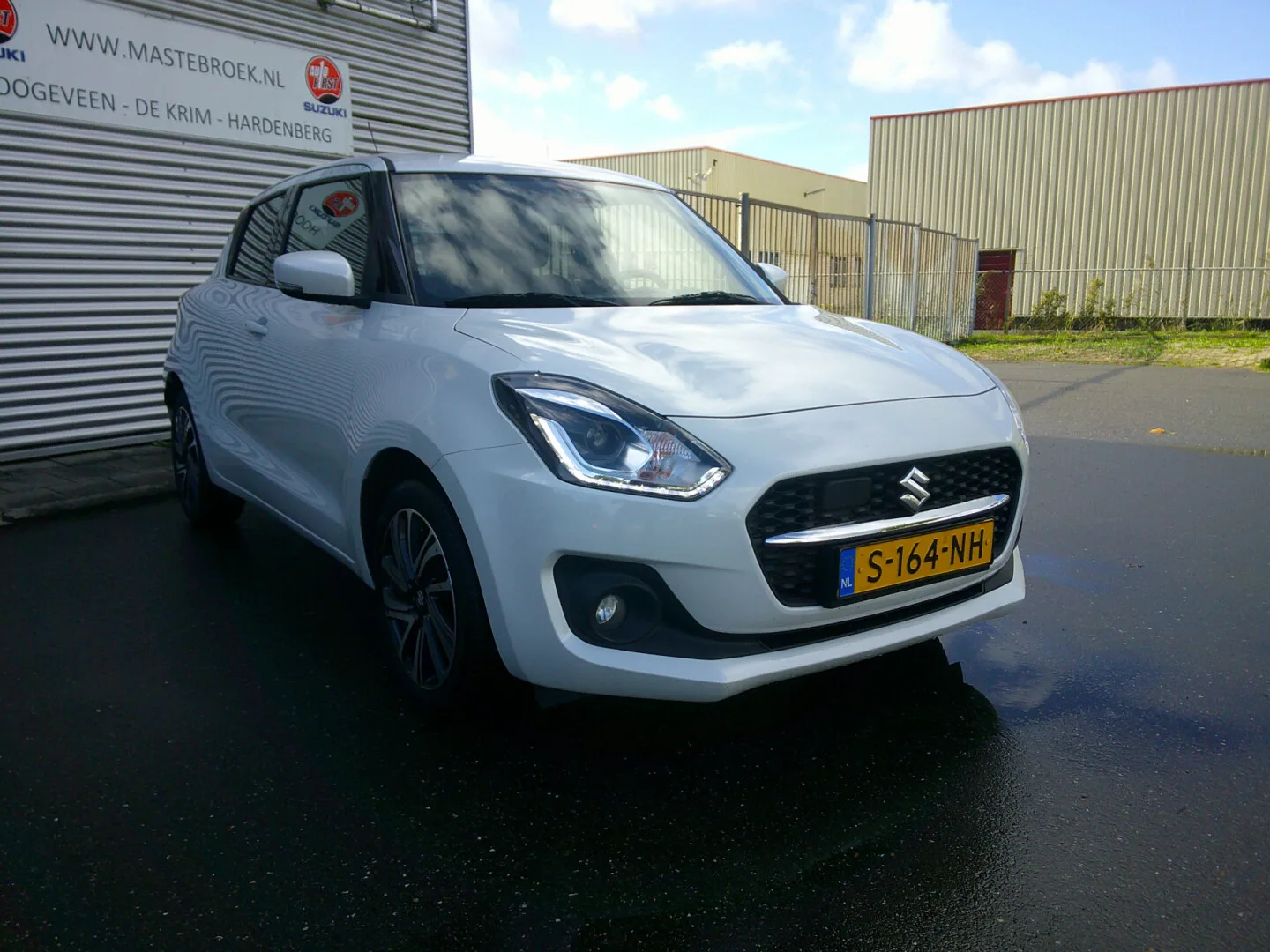 Suzuki Swift (2023) — foto 1